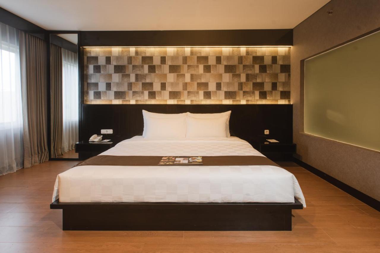 Hotel Royal Regantris Cendana Surabaja Exteriér fotografie