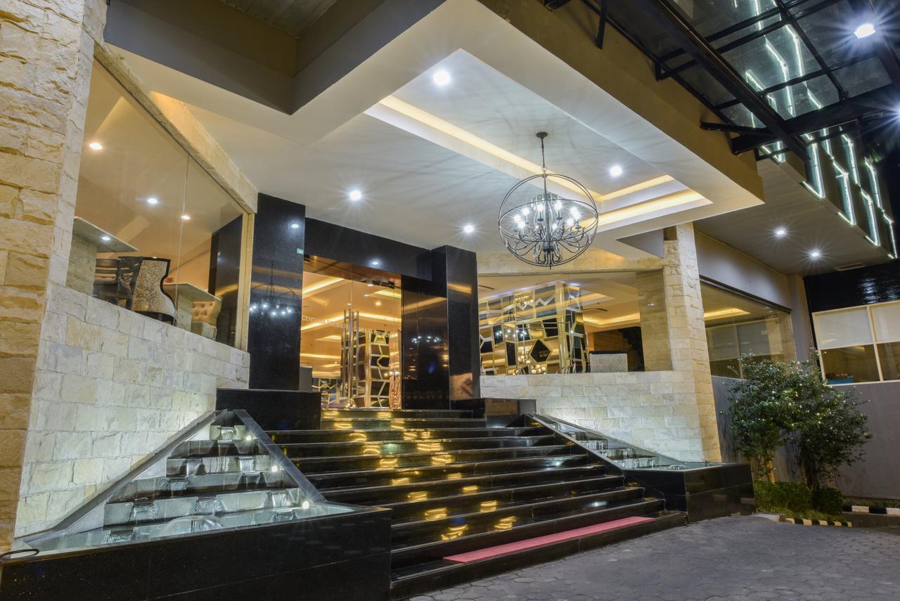 Hotel Royal Regantris Cendana Surabaja Exteriér fotografie