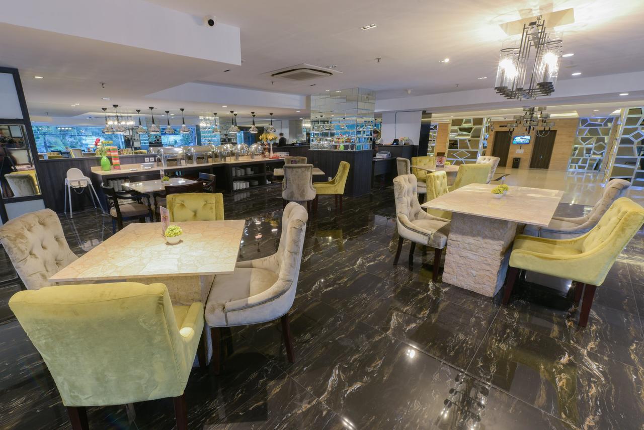 Hotel Royal Regantris Cendana Surabaja Exteriér fotografie